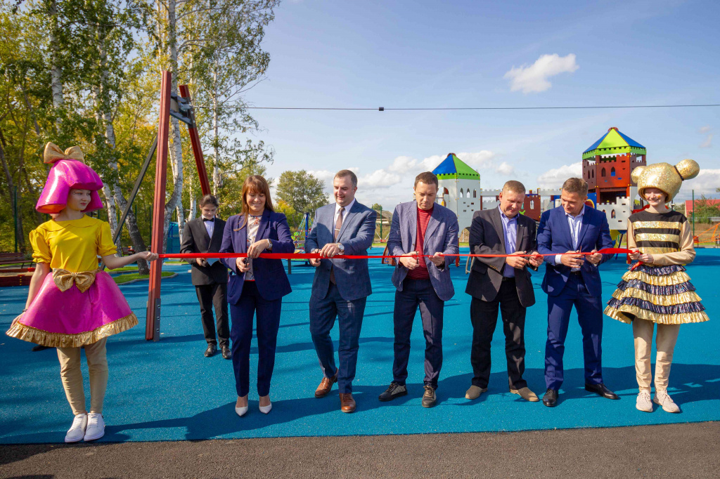 В Коркино открылась самая большая на Южном Урале детская площадка (3).jpg